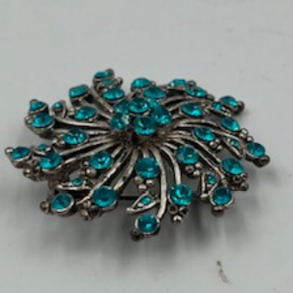 Vintage Silver-tone Brooch w/ Floral Pinwheel Design Aqua Blue Rhinestones - Picture 2 of 7